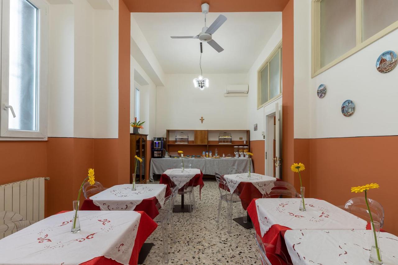 Casa Ferie Sant’Anna Hotel Florenţa Exterior foto