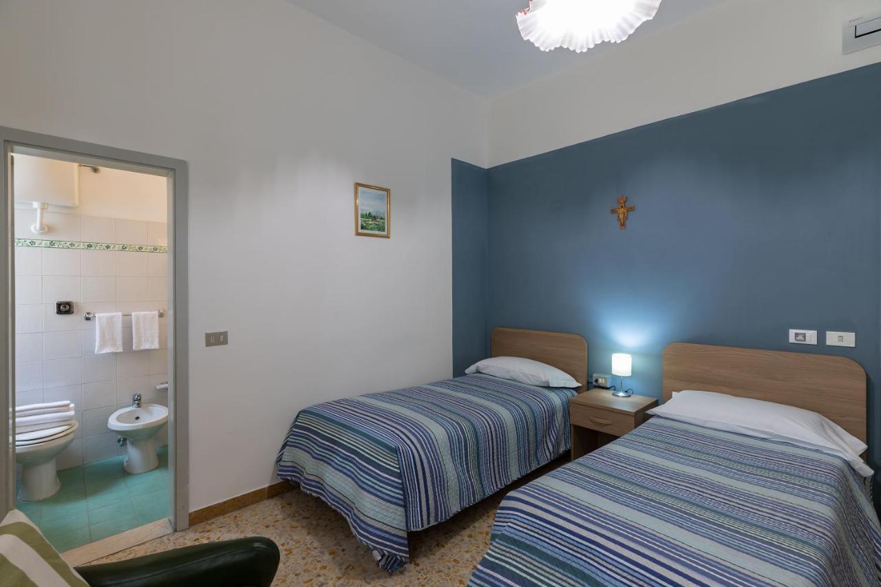 Casa Ferie Sant’Anna Hotel Florenţa Exterior foto